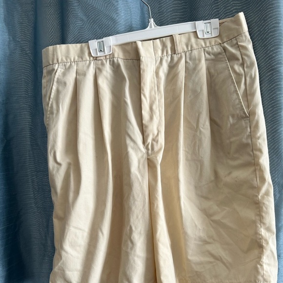 Day’s size 34 men’s yellow shorts comfortable for golf, or tennis - like new - Picture 8 of 11